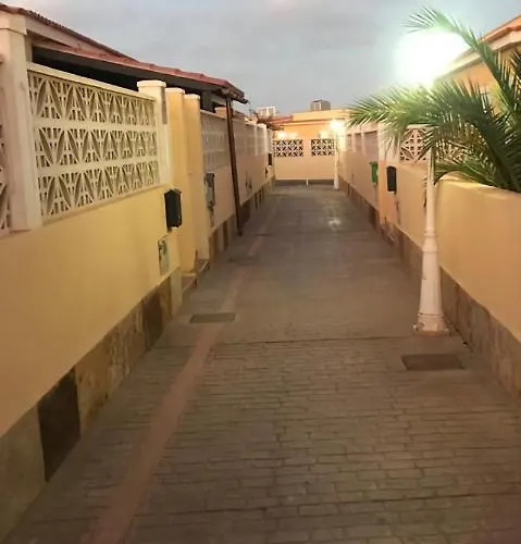 Casa Laura アパート カレタ・デ・フステ